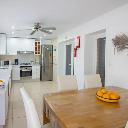 Villa Airlie By Abahana *