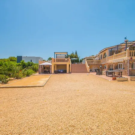 Villa Airlie By Abahana Ifach