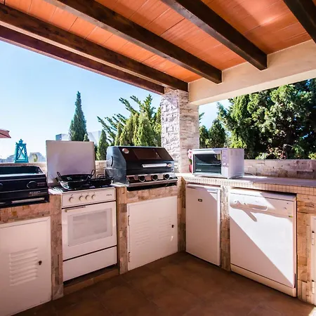 Airlie By Abahana Villa *