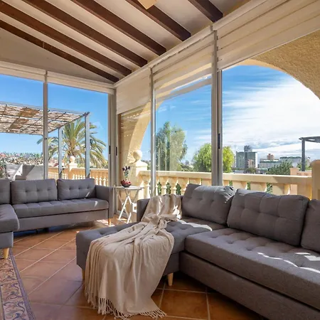 Villa Abahana Airlie *
