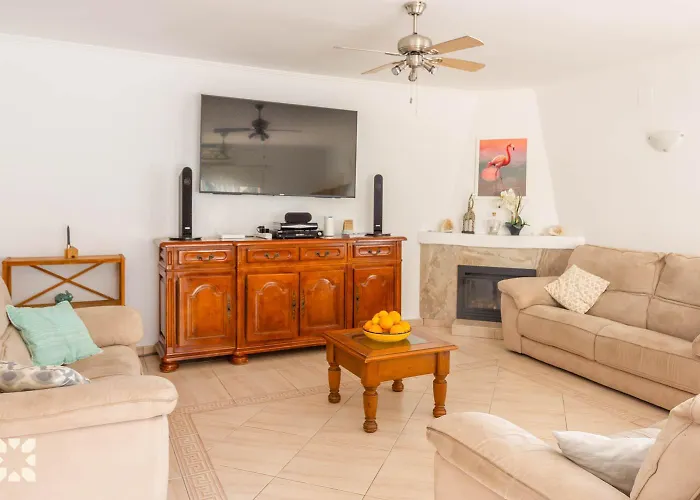 Airlie By Abahana Villa