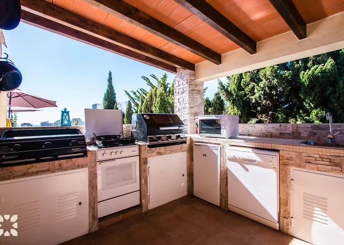 Villa Airlie By Abahana Ifach