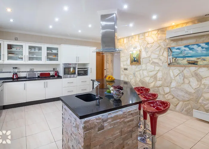 Airlie By Abahana Villa *