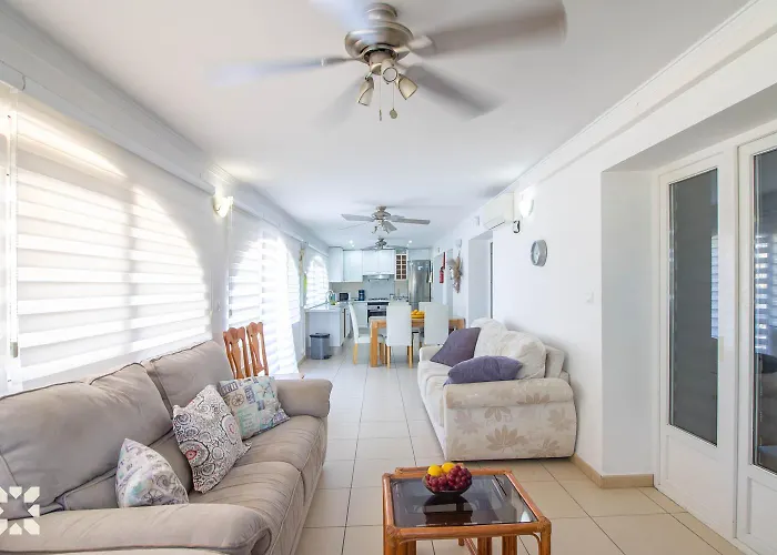 Airlie By Abahana Villa *